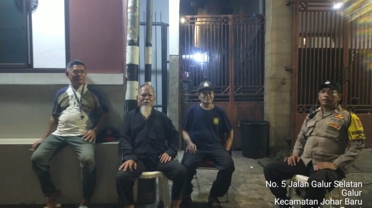 Jaga Malam Tetap Aman, Polisi Sambangi Pos Kamling dan Perkuat Kewaspadaan Warga Galur