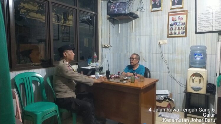 Cooling System Malam Hari, Polisi Sambangi Pos Kamling RW 06 Galur dan Ajak Warga Aktif Jaga Lingkungan