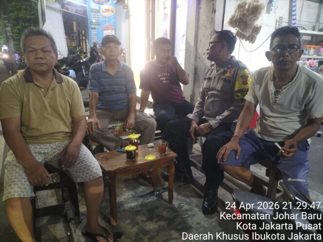 
					Sambang Malam Humanis, Polisi Pererat Sinergi Kamtibmas di RW 11 Johar Baru