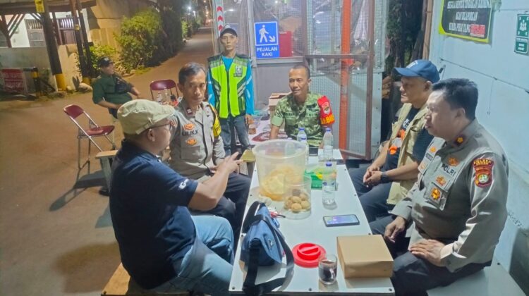 Kegiatan “Ngopi Kamtibmas” Digelar di Paseban, Warga dan Aparat Bahas Antisipasi Gangguan Keamanan