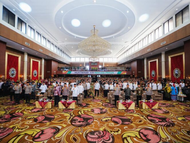 
					Buka Muktamar Pemuda Persis, Kapolri Tekankan Sinergi Jaga Stabilitas Kamtibmas