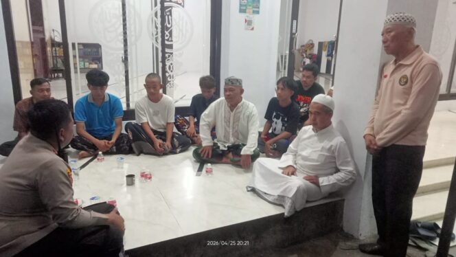 
					Pembinaan 13 Remaja Terlibat Tawuran di Kartini, Kapolsek Gandeng Tokoh Agama Dan Guru Ngaji