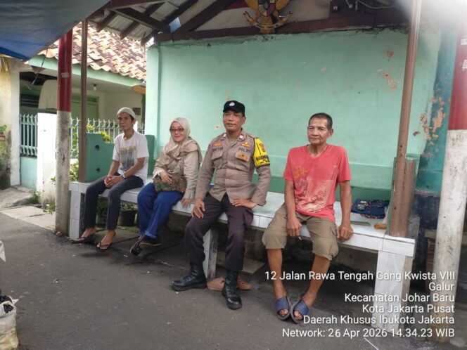 
					Bangun Sinergi dengan Warga, Polisi Lakukan Patroli dan Sambang di Galur