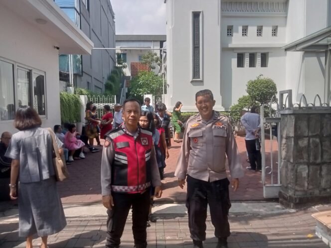 
					Ibadah Minggu di GKI Kwitang Berlangsung Aman, Polisi Lakukan Pengamanan