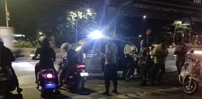 
					Jaga Kamtibmas, Polsek Cempaka Putih Patroli Intensif di Titik Rawan