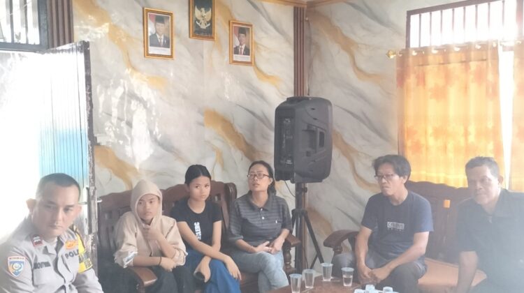 Salah Paham Warga Menteng Berujung Damai, Bhabinkamtibmas Fasilitasi Mediasi Kekeluargaan