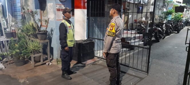 
					Sinergi Bersama Warga, Bhabinkamtibmas Utan Panjang Jaga Lingkungan Tetap Nyaman