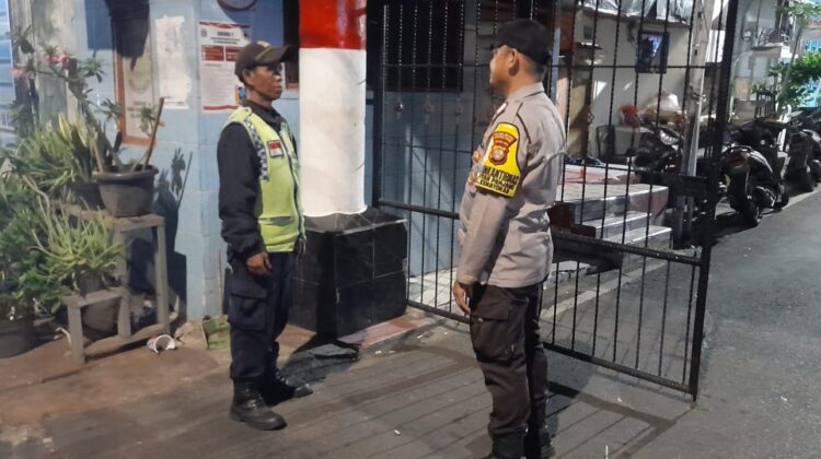 Sinergi Bersama Warga, Bhabinkamtibmas Utan Panjang Jaga Lingkungan Tetap Nyaman