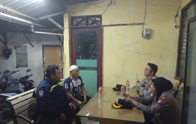 
					Sinergitas Tiga Pilar dan Warga, Siskamling di Perbatasan Petamburan–Benhil Berjalan Kondusif