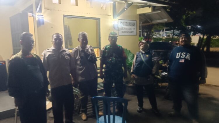 Patroli Malam Babinsa dan Warga Duren Sawit Perkuat Keamanan Cegah Tawuran Remaja