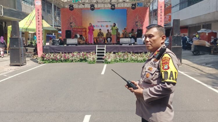 Polisi Amankan Halal Bihalal Nyorog Betawi di Sawah Besar, Lalu Lintas Tetap Lancar
