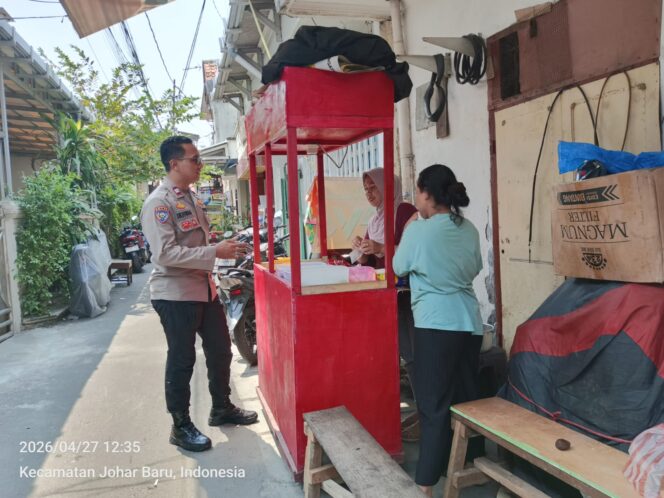 
					Polisi Turun ke Gang Sempit, Sambangi UMKM Pecel Ayam untuk Jaga Kamtibmas Kampung Rawa
