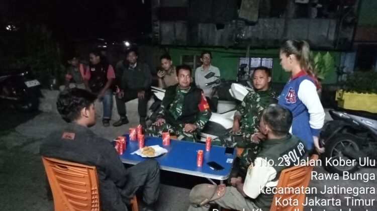 Patroli/Siskamling Keliling, Koramil 01/Jatinegara Perkuat Keamanan Lingkungan