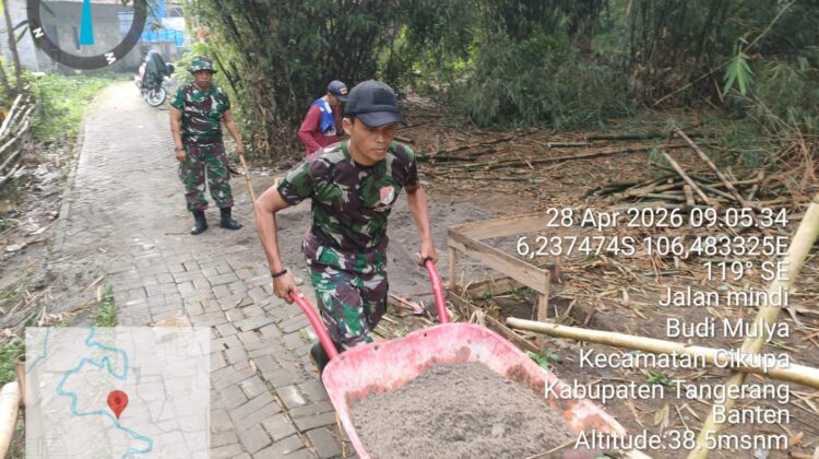 Gerobak dan Keringat Prajurit Kodim, Jembatan Cimanceuri Hubungkan Dua Desa