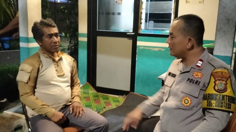 Patroli Dinihari Bhabinkamtibmas Menteng, Warga RT 03 RW 07 Diajak Perkuat Satkamling