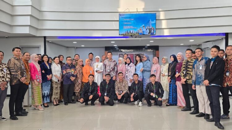 Insan BRIlian BO Pandeglang Tampil Anggun dan Profesional dengan Busana Tradisional
