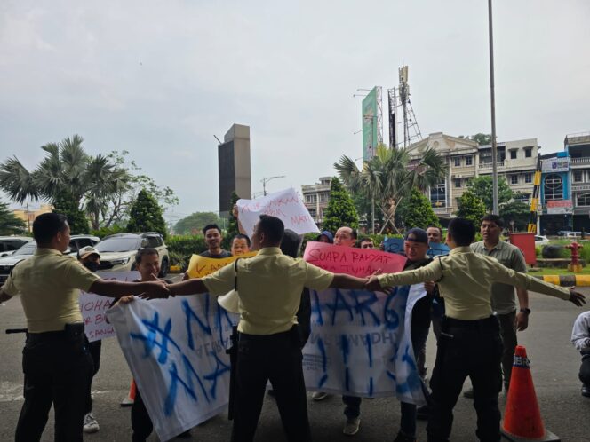 
					Peran Ganda Satpam BRI KC Tangerang City: Menjaga Keamanan dan Memberikan Pelayanan Prima