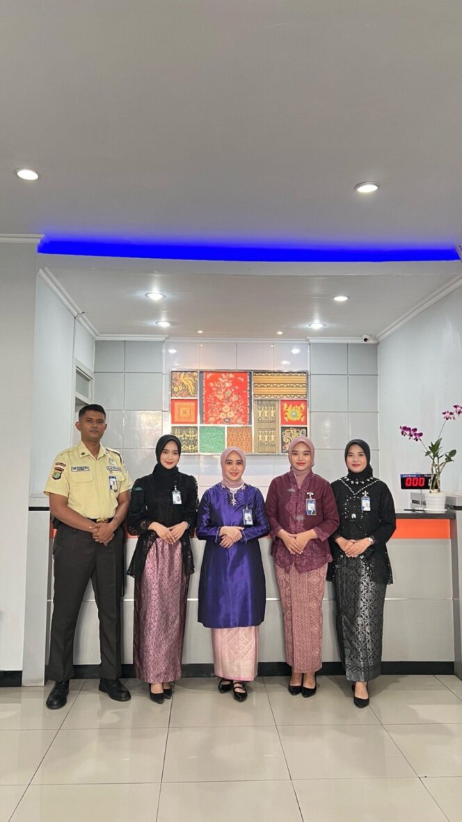 
					Semangat Kartini di BRI KCP Ciledug: Anggun dalam Tradisi, Prima dalam Pelayanan