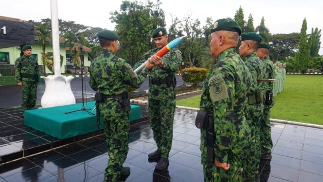 
					Tradisi Korps Pelepasan, Kolonel Lukas Sormin Tinggalkan Menarmed 1/Sthira Yudha