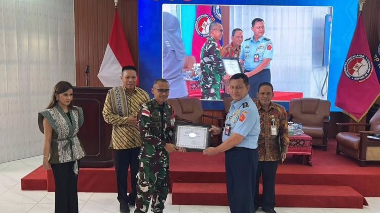 Yonarmed 12 Kostrad Jadi Garda Edukasi, Dansatgas Pamtas Menginspirasi Kadet di Perbatasan