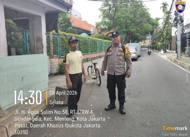 
					Sambang Siang Hari, Bhabinkamtibmas Gondangdia Perkuat Keamanan Jalan Lombok