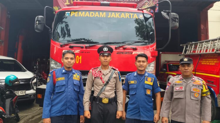 Siswa Latja Diktukba Polri Bersama Bhabinkamtibmas Jalin Koordinasi dengan Damkar Bendungan Hilir