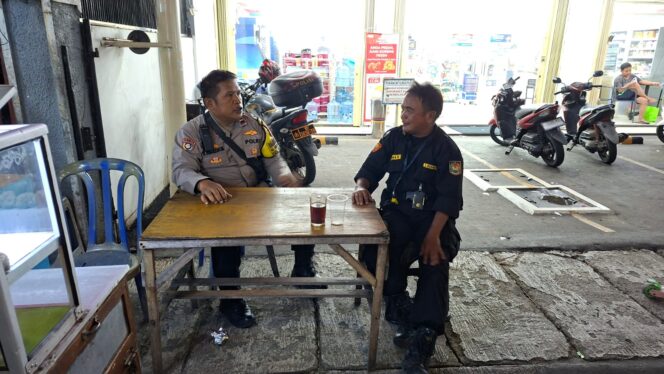 
					Malam Hari Polri Hadir, Satkamling Dikuatkan Demi Warga Tenang