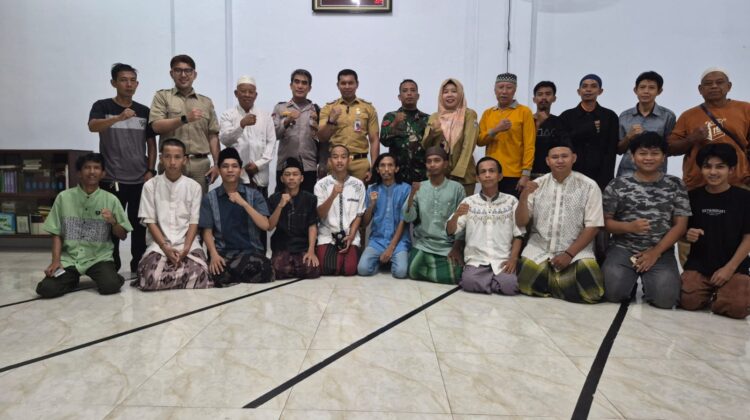 Bhabinkamtibmas Kartini Lakukan Pembinaan Remaja Kartini di Masjid Darusalam Sawah Besar