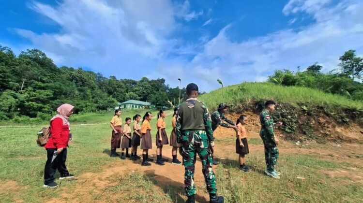 Satgas Yonarhanud 1 Kostrad Tanamkan Jiwa Kepemimpinan Siswa Di Wilayah Perbatasan
