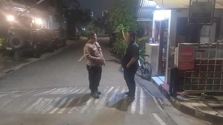 Polisi Hadir di Tengah Warga, Sambang Satkamling Ciptakan Rasa Aman di Cempaka Putih