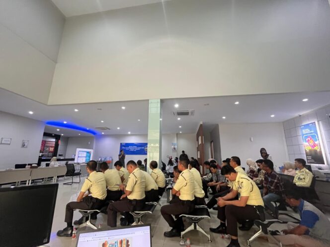 
					Tingkatkan Kesiapsiagaan, Pekerja BRI BO Labuan Antusias Ikuti Sosialisasi Penanggulangan Bencana Bersama BNPB Pandeglang