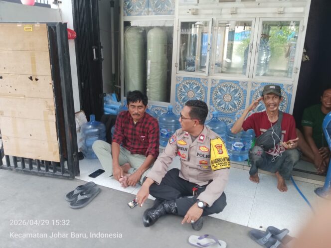 
					Cooling System dan Patroli Wilayah, Bhabinkamtibmas Kampung Rawa Intensifkan Sambang Warga