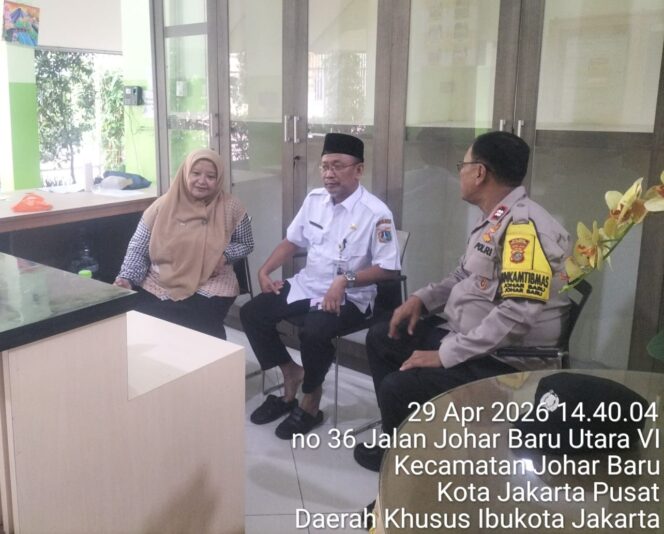 
					Polisi Sambangi SMA Negeri 27, Perkuat Silaturahmi dan Imbauan Kamtibmas Jelang May Day