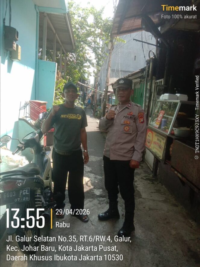 
					Kapolsubsektor Galur Turun Langsung, Patroli Dialogis Ajak Warga Cegah Tawuran