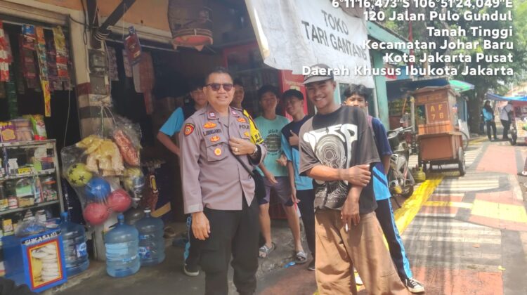 Sambangi Permukiman Johar Baru, Polisi Ajak Remaja Cegah Tawuran dan Jaga Kekompakan