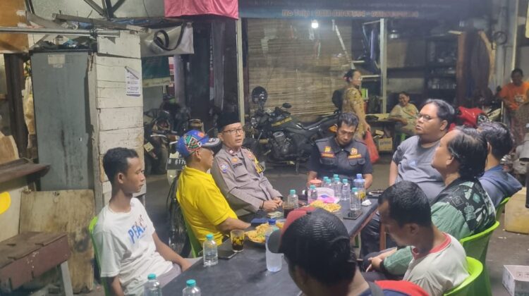 Bhabinkamtibmas Kelurahan Karet Tengsin Laksanakan Silahturahmi dan Koordinasi Kamtibmas Bersama Potmas / Sabuk Kamtibmas