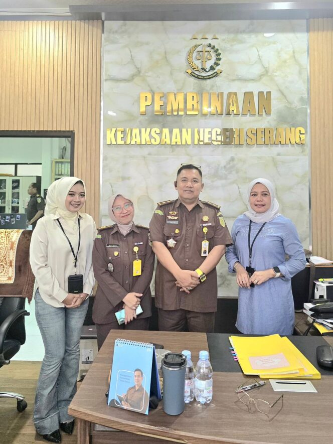 
					Kunjungan Instansi ke Kejaksaan Negeri, BRI KC Serang Bertemu dengan Kasubagbin dan Bagian Keuangan