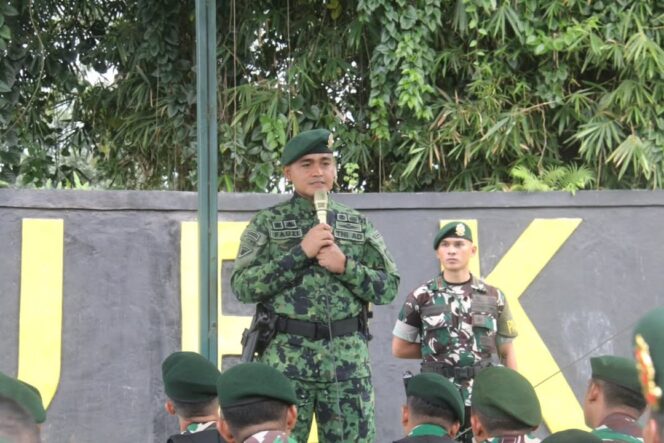 
					Danyonarmed 1 Kostrad Berikan Jam Komandan Kepada Prajurit Ajusta