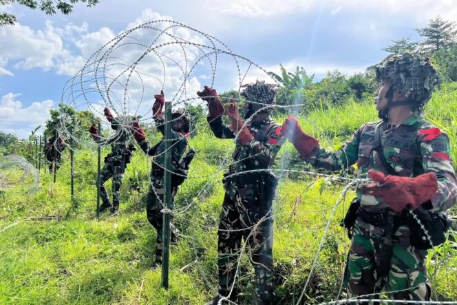 
					Latihan Taktis, Yonzipur 10 Kostrad Asah Konstruksi dan Rintangan Tempur
