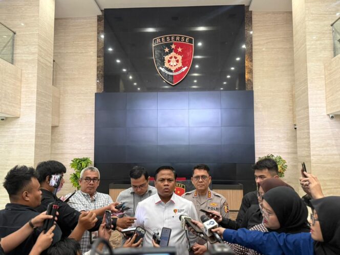 
					Bareskrim Polri Dalami Dugaan Pemberangkatan Haji Ilegal, 8 Calon Jemaah Digagalkan Berangkat