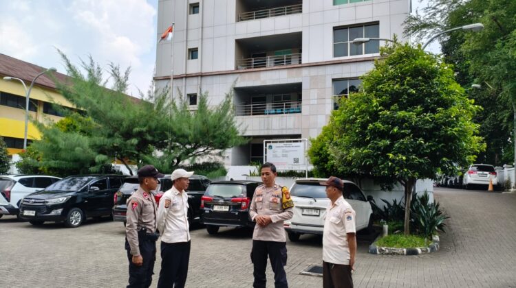 Bhabinkamtibmas Kebon Melati Bersama Siswa Latja Sambangi Gedung Bawaslu Jakarta Pusat