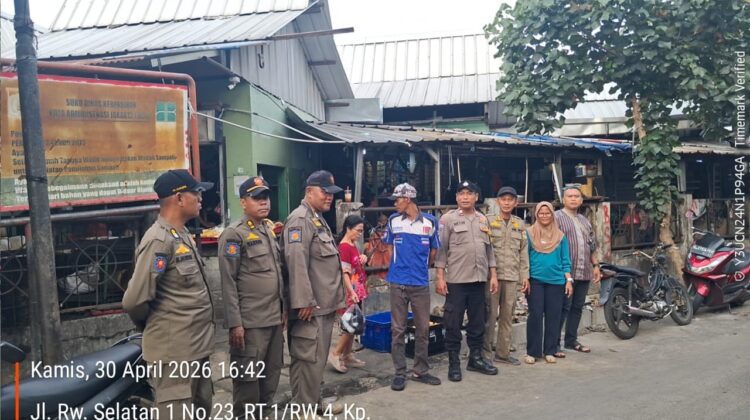 Tiga Pilar Galur Berikan Imbauan Humanis kepada PKL di Samping Pasar Gembrong
