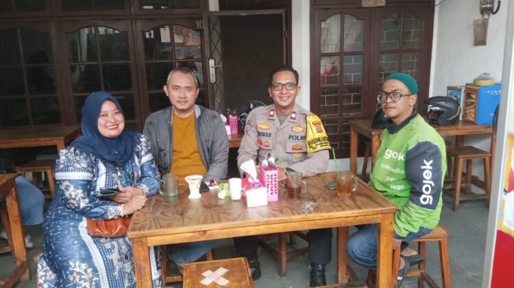 Cooling System dan Patroli Wilayah, Bhabinkamtibmas Ajak Warga Kampung Rawa Jaga Kondusifitas