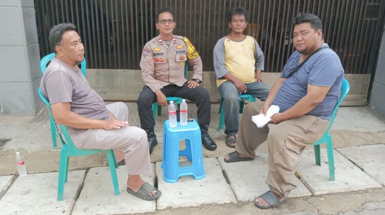 Jemput Bola Jaga Kamtibmas, Polisi Sambangi Warga Kampung Rawa Lewat Cooling System dan DDS