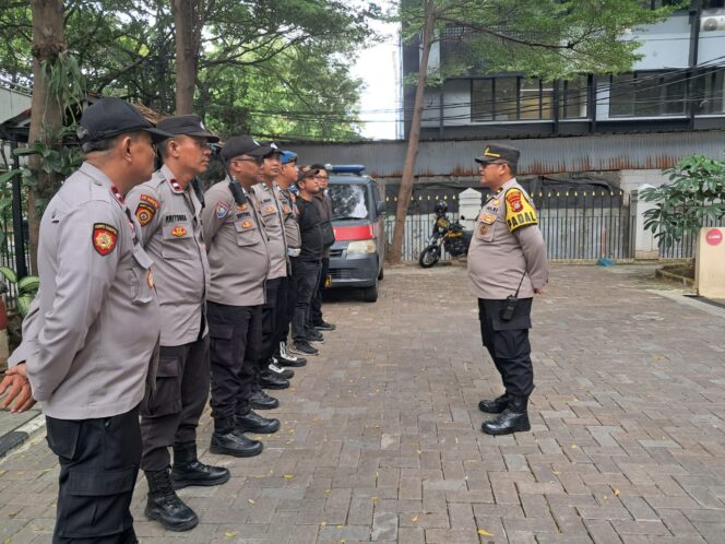 
					Polri Hadir dalam Pelayanan Sidang, Jamin Keamanan dan Ketertiban