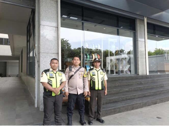 
					Arahan Bhabinkamtibmas Kepada Satpam Bank OCBC NISP Gunung Sahari Utara