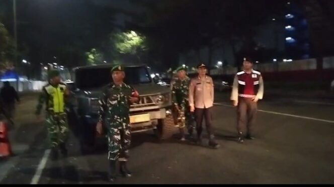
					Amankan Kawasan Strategis Koramil 03/Legok Intensifkan Patroli Malam