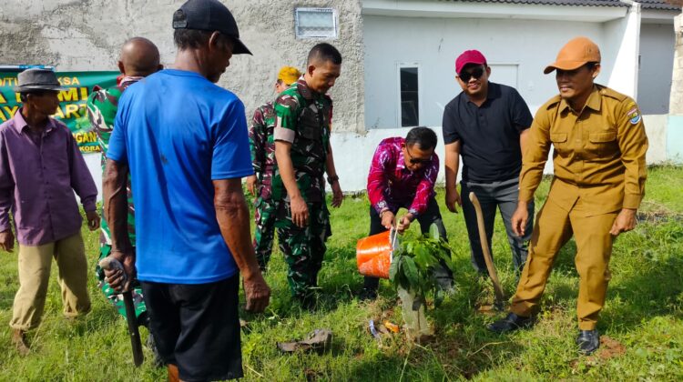 Peringati Hari Bumi 2026, Koramil Rajeg dan Warga Tanam Pohon di Rajeg