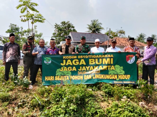 
					Koramil 08/Kronjo Tanam Pohon Peringati Hari Bumi 2026