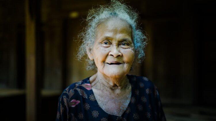 SENYUM MBAH SUMARNI JADI SAKSI KEHADIRAN TMMD, HARAPAN BARU DI USIA SENJA